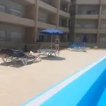 Stilysh 1br Pool & Private Parking Walk To 150m And Center Sleeps 4 (adults Only) Lägenhet Albufeira