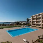 Stilysh 1br Pool & Private Parking Walk To 150m And Center Sleeps 4 (adults Only) Albufeira