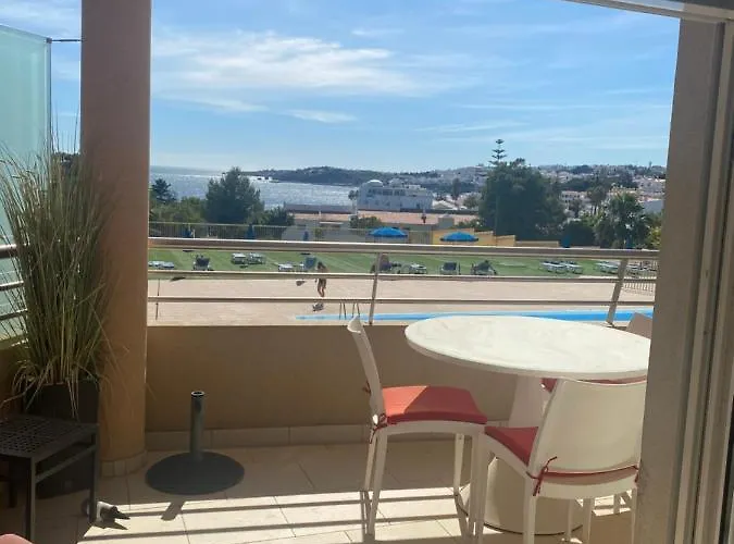 Stilysh 1br Pool & Private Parking Walk To 150m And Center Sleeps 4 (adults Only) 公寓 阿尔布费拉
