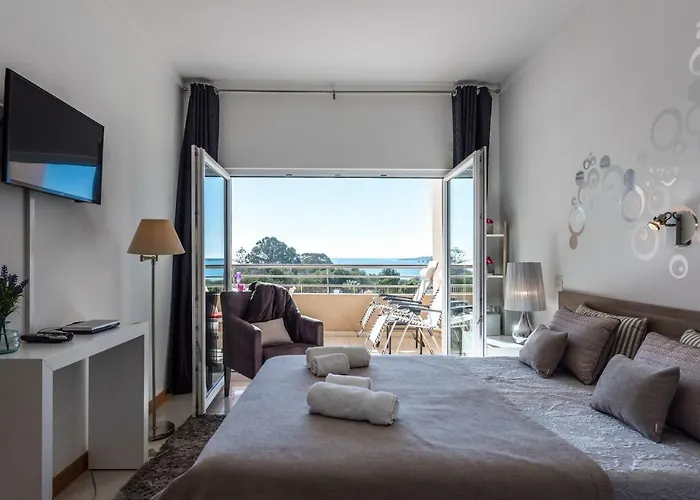 公寓 Stilysh 1br Pool & Private Parking Walk To 150m And Center Sleeps 4 (adults Only)