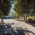 Stilysh 1br Pool & Private Parking Walk To 150m And Center Sleeps 4 (adults Only) *