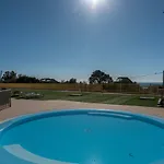 Stilysh 1br Pool & Private Parking Walk To 150m And Center Sleeps 4 (adults Only) *