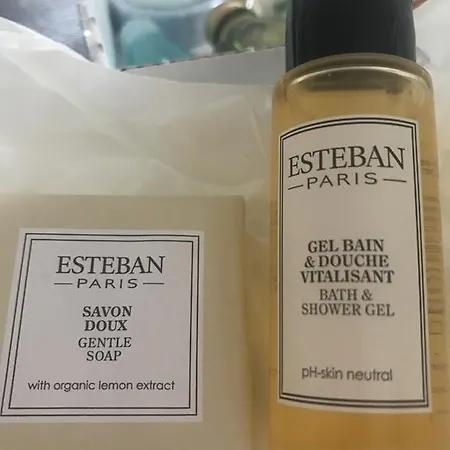 Beachfront Flat, Private Parking, Pools, Sea At Less Than 200 M (adults Only) شقة