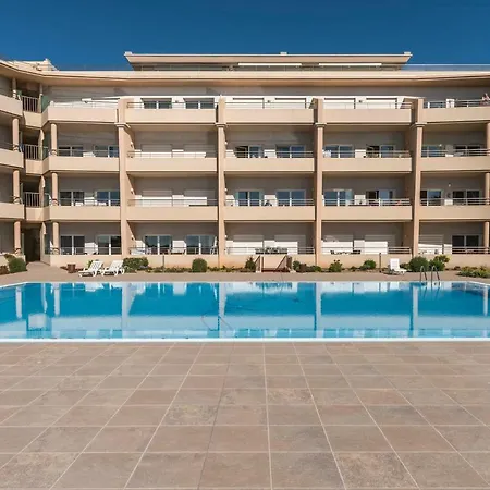 Beachfront Flat, Private Parking, Pools, Sea At Less Than 200 M (adults Only) شقة *