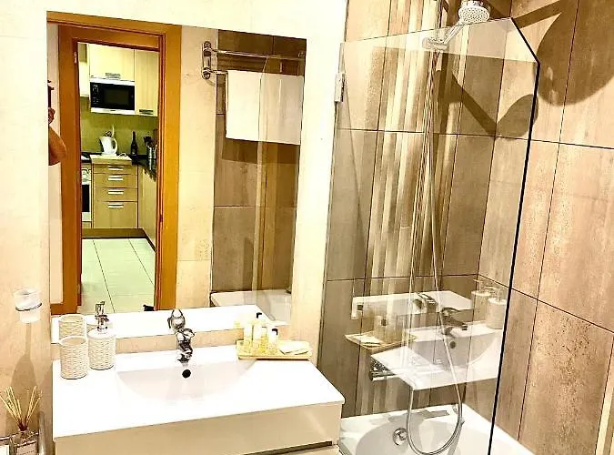 Stilysh 1br Pool & Private Parking Walk To 150m And Center Sleeps 4 (adults Only) * البوفيرا