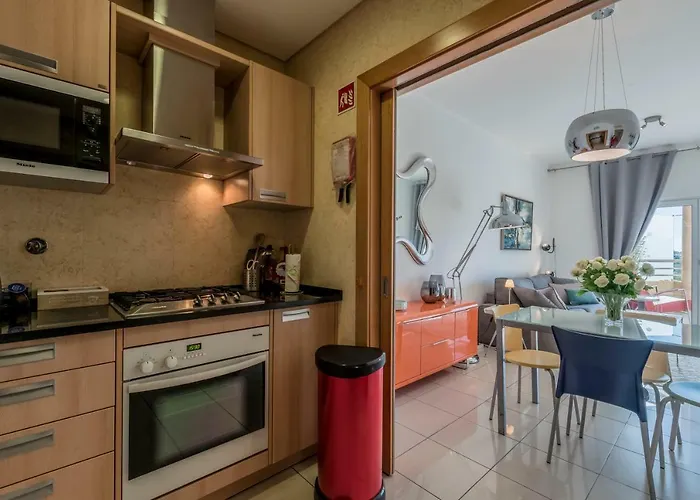 شقة Stilysh 1br Pool & Private Parking Walk To 150m And Center Sleeps 4 (adults Only) البوفيرا