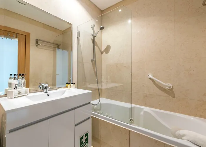 شقة Stilysh 1br Pool & Private Parking Walk To 150m And Center Sleeps 4 (adults Only) *