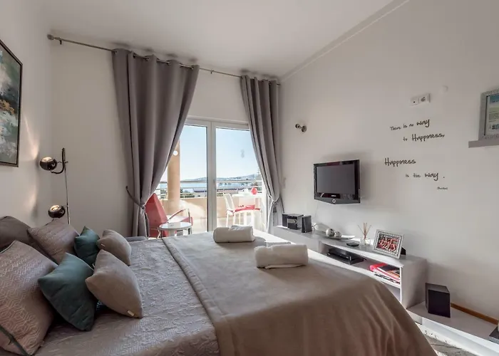 Stilysh 1br Pool & Private Parking Walk To 150m And Center Sleeps 4 (adults Only) البوفيرا