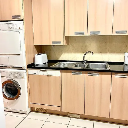 Lejlighed Stilysh 1br Pool & Private Parking Walk To 150m And Center Sleeps 4 (adults Only) *