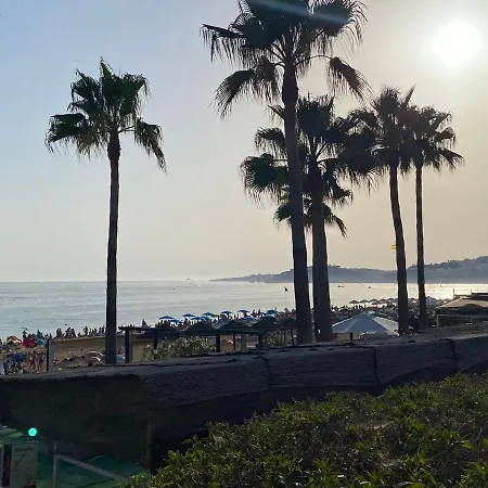 Beachfront Flat, Private Parking, Pools, Sea At Less Than 200 M (adults Only) * Albufeira