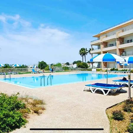 Stilysh 1br Pool & Private Parking Walk To 150m And Center Sleeps 4 (adults Only)