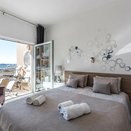 Beachfront Flat, Private Parking, Pools, Sea At Less Than 200 M (adults Only) Apartment *