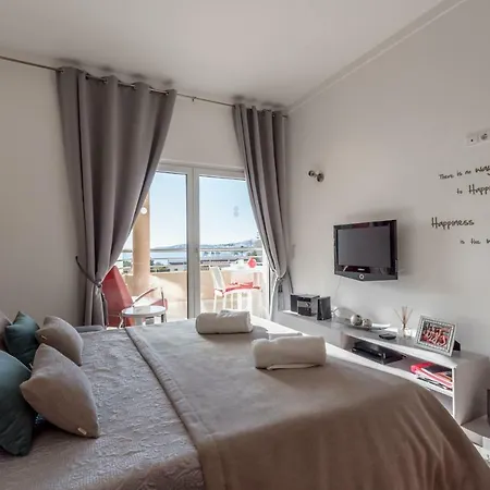 Beachfront Flat, Private Parking, Pools, Sea At Less Than 200 M (adults Only) Albufeira